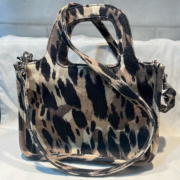 Vince Camuto Oriel Canvas Small Tote Leopard Print - Picture 1 of 16